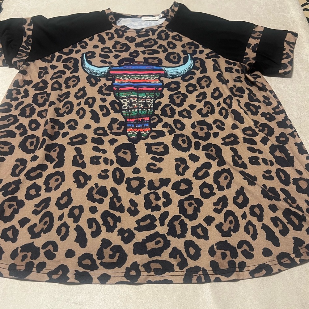 #1909. Southern Stitch Short Sleeve Leopard Print w/Cow Skull Shirt. Size 2XL
